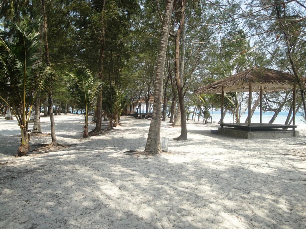 كاريمونجاوا Menjangan Resort الغرفة الصورة